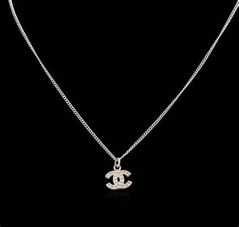chanel logo necklace cheap